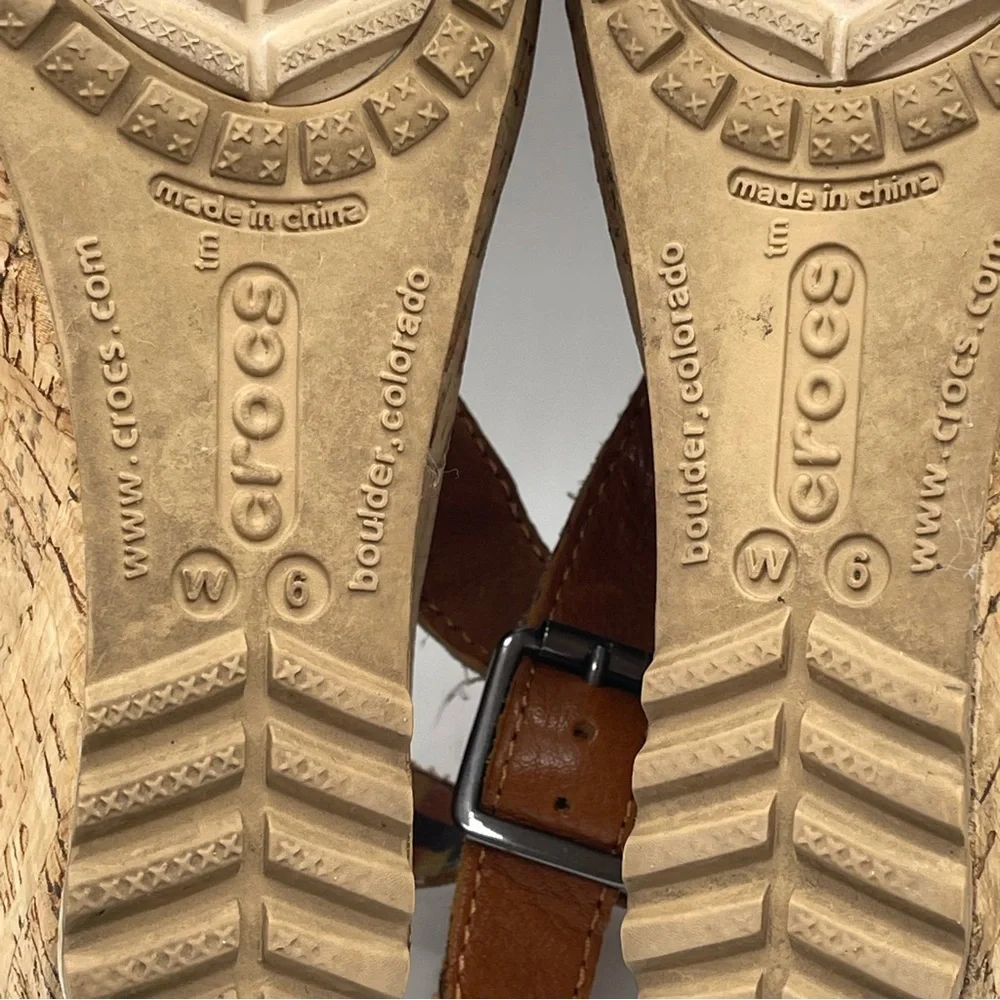 Crocs A Leigh Wedge Cork Women's Size 6 Beige Brown Strappy Beach Summer - Picture 8 of 8